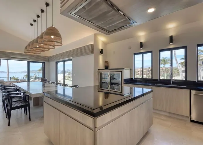 Luxury Unique Oceanfront Penthouse Сasa de vacaciones