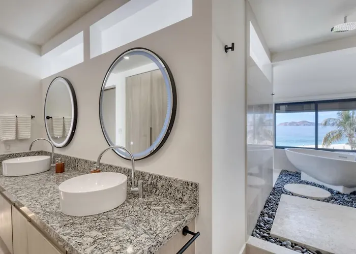 Сasa de vacaciones Luxury Unique Oceanfront Penthouse *