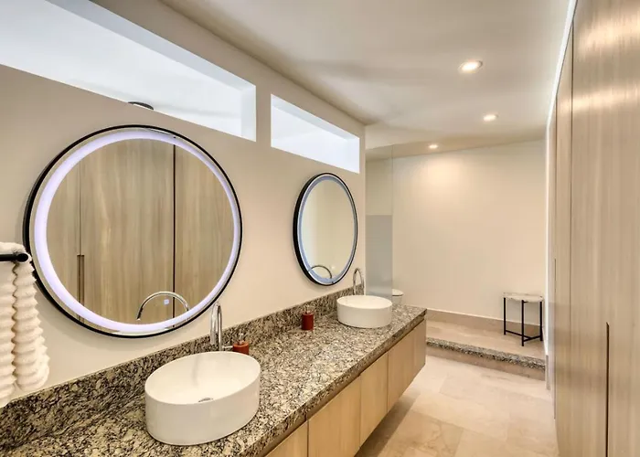 Сasa de vacaciones Luxury Unique Oceanfront Penthouse *