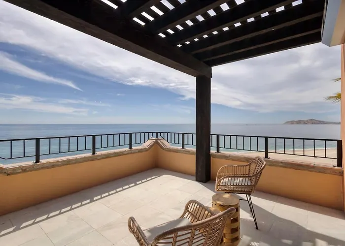 Luxury Unique Oceanfront Penthouse Сasa de vacaciones Cabo San Lucas
